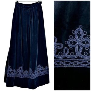 Vintage Velvet Maxi Skirt Navy Blue Long Full POCKETS Embroidered | 26" Waist XS